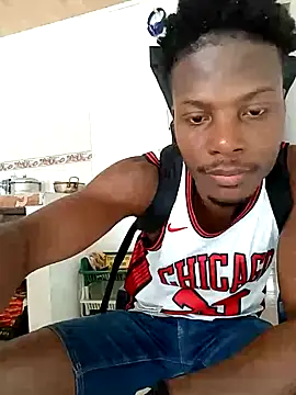 Snapshot of DalianHR33 chatting on December 17, 2025, 12:59 am DalianHR33 online show from December 17, 2025, 12:59 am