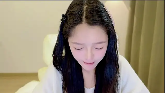 xiaodaibabyy online show from October 31, 2025, 6:54 am