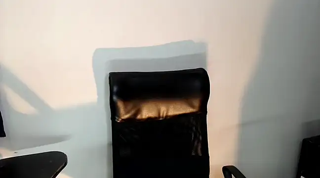 AbrahanBratz online show from December 25, 2024, 3:49 pm