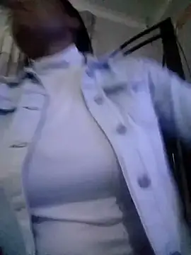 Snapshot of Feathergal69_ chatting on September 23, 2025, 2:35 pm Feathergal69 online show from September 23, 2025, 2:35 pm