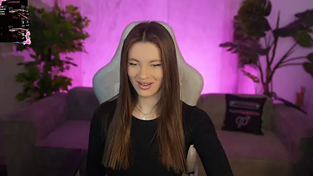 Julia  Star  online show from March 26, 2026, 3:54 pm