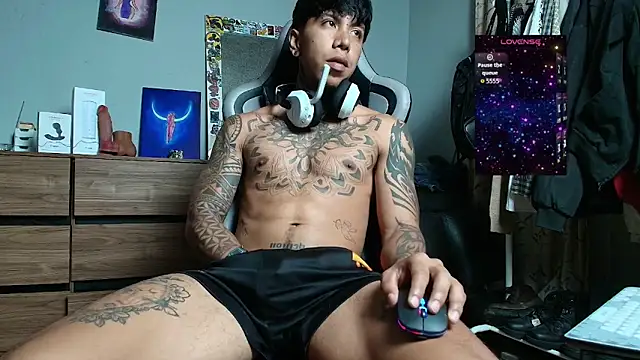 Nickhot0609 online show from December 18, 2025, 3:55 am