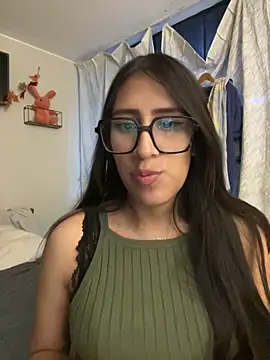 AleFantasy0001 online show from November 9, 2025, 4:16 am