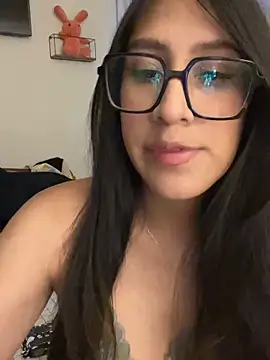 AleFantasy0001 online show from November 15, 2025, 4:27 am