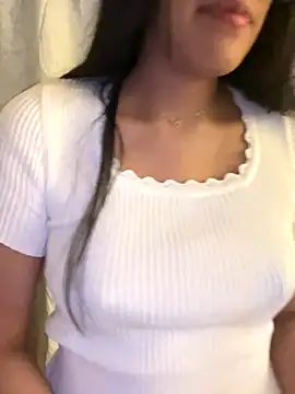 AleFantasy0001 online show from September 15, 2025, 9:37 pm