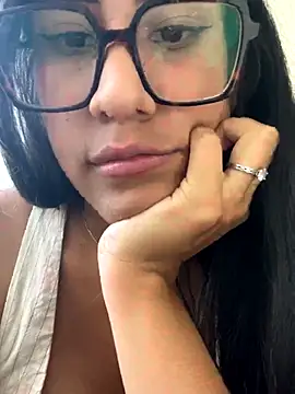 AleFantasy0001 online show from September 21, 2025, 9:31 pm