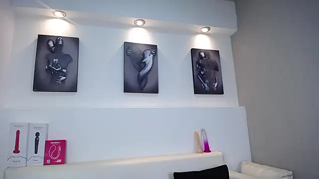 Melodi Roux online show from February 4, 2026, 12:44 pm