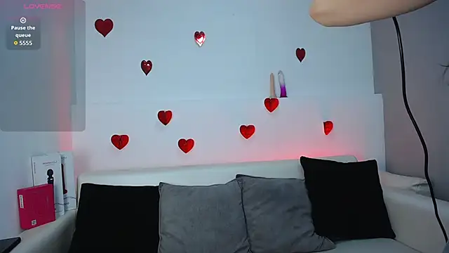 Melodi Roux online show from March 3, 2026, 1:40 pm