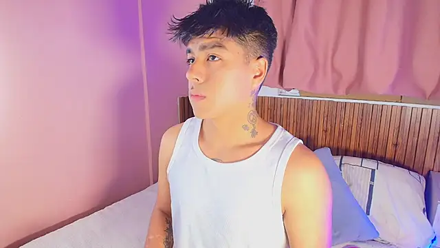 kiing azahell online show from March 19, 2026, 2:11 am