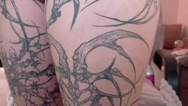 Yuriko May online show from April 19, 2026, 6:10 pm