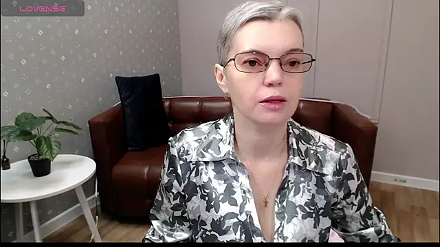 Cutie Erikaa1 online show from December 19, 2025, 2:15 am