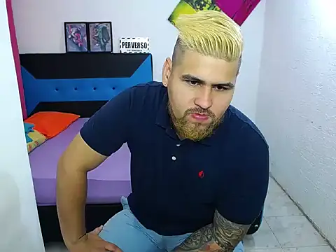 Snapshot of pitbullveryhot chatting on December 4, 2024, 2:09 pm pitbullveryhot online show from December 4, 2024, 2:09 pm