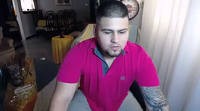 Snapshot of pitbullveryhot chatting on March 1, 2025, 4:44 pm pitbullveryhot online show from March 1, 2025, 4:44 pm