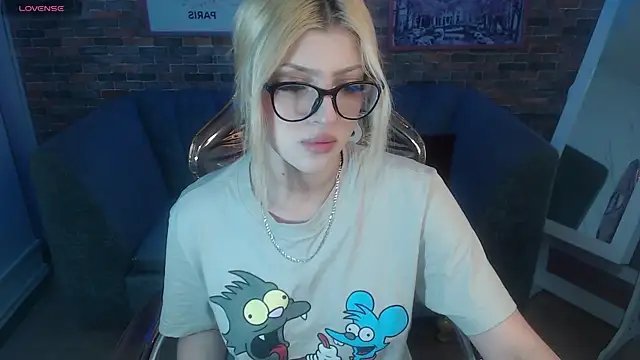 Snapshot of Kitty_fox_b chatting on March 10, 2025, 12:49 pm Kitty fox b online show from March 10, 2025, 12:49 pm