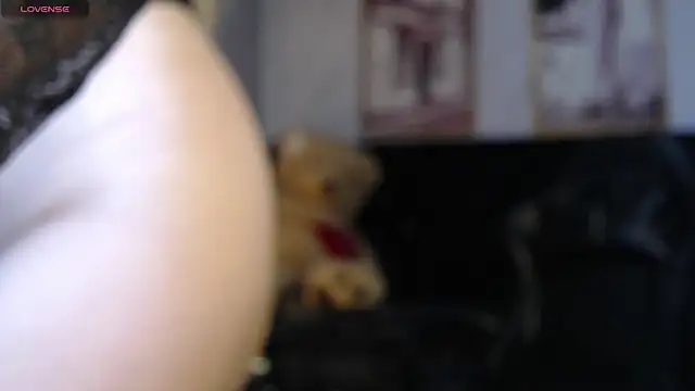 Snapshot of Kitty_fox_b chatting on March 21, 2025, 3:57 pm Kitty fox b online show from March 21, 2025, 3:57 pm