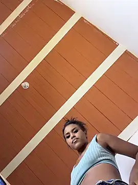 Romiinajackson online show from April 30, 2026, 7:43 pm