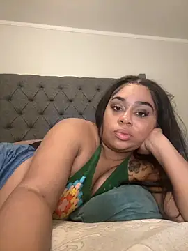 camiliaskye online show from December 5, 2025, 6:56 am