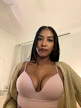 IamCrystal2 online show from December 3, 2025, 12:12 am