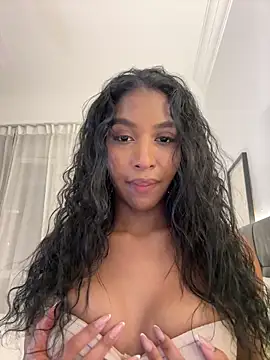 Snapshot of IamCrystal2 chatting on May 15, 2026, 10:52 pm IamCrystal2 online show from May 15, 2026, 10:52 pm