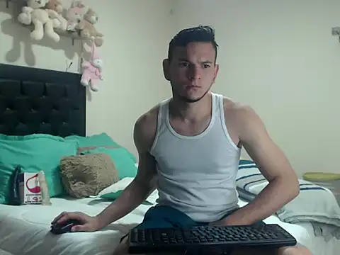 Latin Boy24 online show from March 20, 2026, 12:39 pm