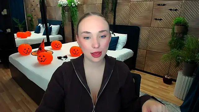 Snapshot of TrueReincarnation chatting on November 4, 2025, 10:52 am TrueReincarnation online show from November 4, 2025, 10:52 am