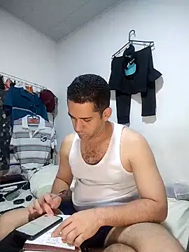 Snapshot of CRISTHIAN_GREY01 chatting on September 28, 2025, 6:09 am CRISTHIAN GREY01 online show from September 28, 2025, 6:09 am