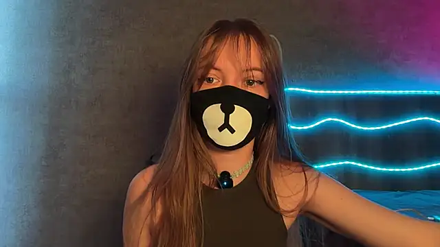 Your Little Bear online show from May 17, 2026, 2:33 am
