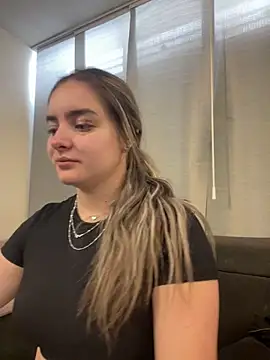 Snapshot of imlindapink chatting on October 6, 2025, 2:51 pm imlindapink online show from October 6, 2025, 2:51 pm