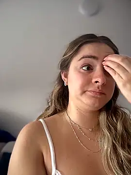 Snapshot of imlindapink chatting on November 14, 2025, 4:32 pm imlindapink online show from November 14, 2025, 4:32 pm