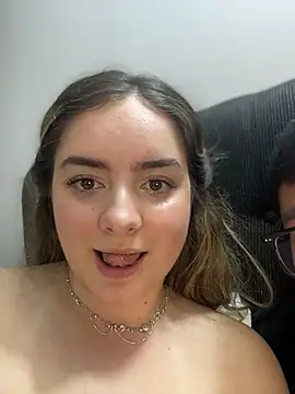 Snapshot of imlindapink chatting on December 2, 2025, 3:41 am imlindapink online show from December 2, 2025, 3:41 am