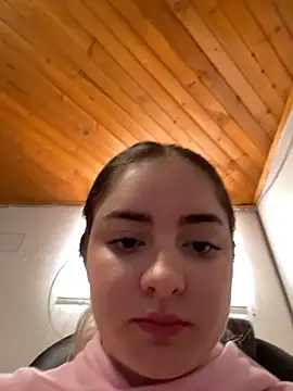 imlindapink online show from April 11, 2026, 7:17 pm