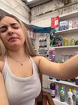 imlindapink online show from March 31, 2026, 3:58 pm