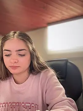 Snapshot of imlindapink chatting on November 4, 2025, 2:43 pm imlindapink online show from November 4, 2025, 2:43 pm