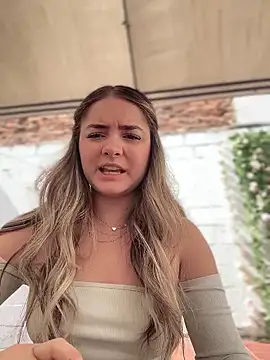 Snapshot of imlindapink chatting on November 12, 2025, 1:59 pm imlindapink online show from November 12, 2025, 1:59 pm