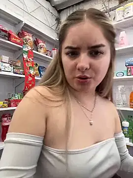 imlindapink online show from April 20, 2026, 6:53 pm