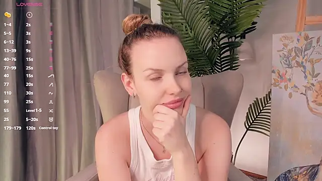 Snapshot of ElizavecaSunrise chatting on June 15, 2026, 7:41 am ElizavecaSunrise online show from June 15, 2026, 7:41 am