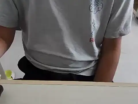 Snapshot of XiaoGuoGuo284512 chatting on January 5, 2025, 6:24 am XiaoGuoGuo284512 online show from January 5, 2025, 6:24 am