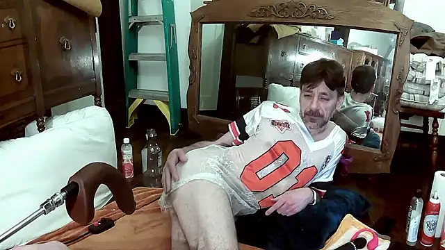 Snapshot of MaxJr8008 chatting on January 15, 2026, 10:29 am MaxJr8008 online show from January 15, 2026, 10:29 am