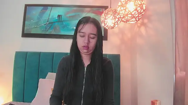 Snapshot of LaraGoldd chatting on November 15, 2025, 12:31 pm LaraGoldd online show from November 15, 2025, 12:31 pm