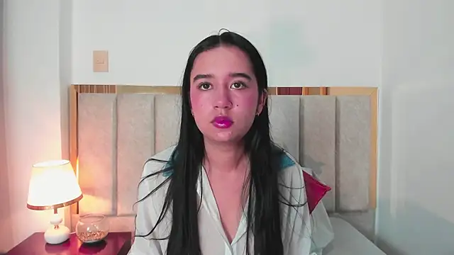 Snapshot of LaraGoldd chatting on September 30, 2025, 11:00 pm LaraGoldd online show from September 30, 2025, 11:00 pm