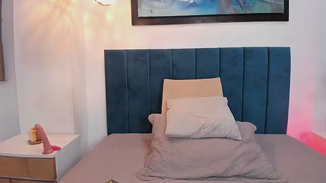 Snapshot of LaraGoldd chatting on September 20, 2025, 12:26 am LaraGoldd online show from September 20, 2025, 12:26 am