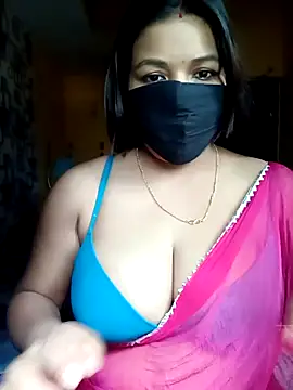 Snapshot of Radhikadavi879 chatting on September 26, 2025, 6:42 am Radhikadavi879 online show from September 26, 2025, 6:42 am