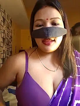 Snapshot of Radhikadavi879 chatting on October 10, 2025, 5:08 am Radhikadavi879 online show from October 10, 2025, 5:08 am