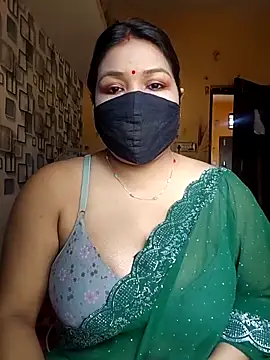 Snapshot of Radhikadavi879 chatting on December 14, 2025, 9:15 am Radhikadavi879 online show from December 14, 2025, 9:15 am