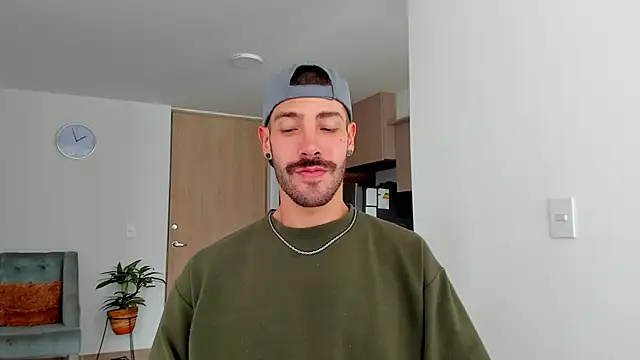 Guyinthemountain online show from December 24, 2024, 3:05 pm