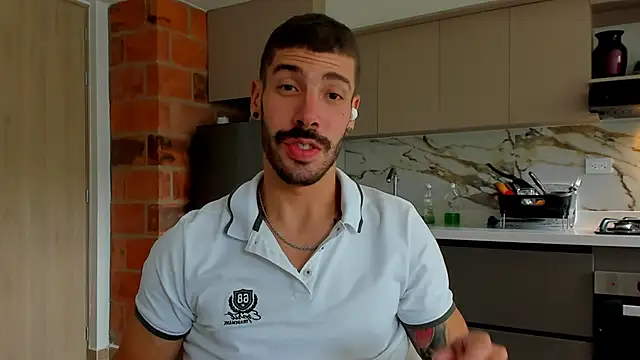 Guyinthemountain online show from December 25, 2024, 7:13 pm