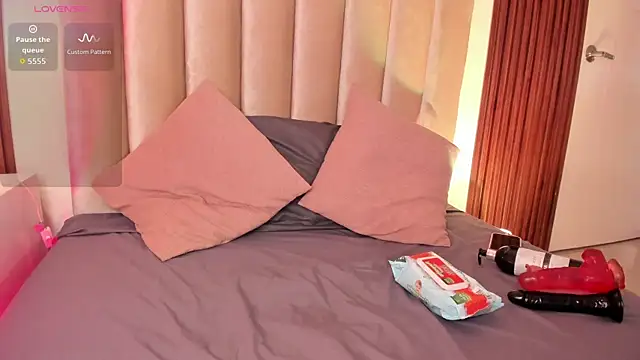 alisson sanders online show from December 19, 2025, 1:24 pm