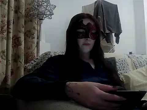 LexiSnowUK online show from February 5, 2026, 9:43 pm