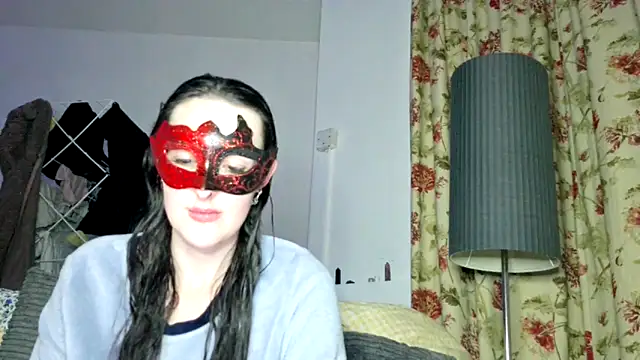 Snapshot of LexiSnowUK chatting on December 5, 2025, 7:55 pm LexiSnowUK online show from December 5, 2025, 7:55 pm