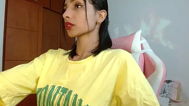 Snapshot of AnnitaSerna_ chatting on March 13, 2025, 2:12 pm AnnitaSerna online show from March 13, 2025, 2:12 pm